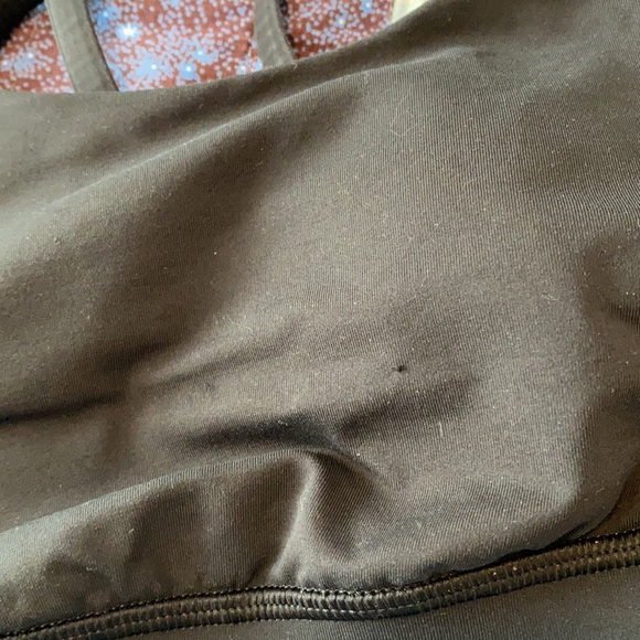 Lululemon size 6 energy bra - Picture 3 of 4